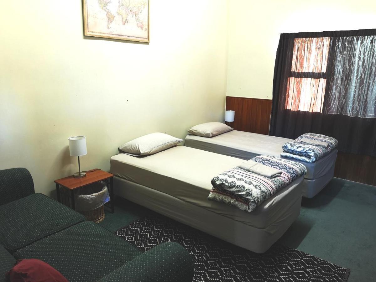 Mountain Jade Backpackers,Private Rooms & Studios Хокитика Экстерьер фото